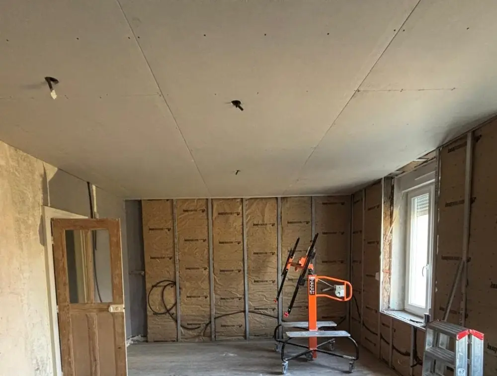 A Briey, RCM 55, entreprise de rénovation intérieure spécialiste plaquiste et isolation